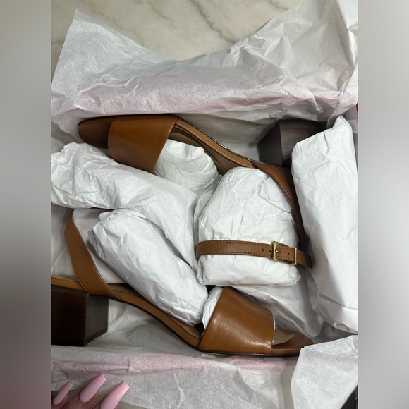 Vince Camuto Carliss sandals - Picture 2 of 6